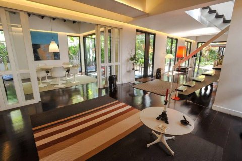 Casa de 5 dormitorios en Bangkok, Tailandia № 181039 - foto 6