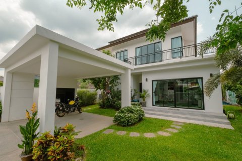 Chalet de 4 dormitorios en Chiang Mai, Tailandia № 155360