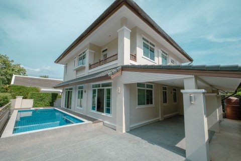 Chalet de 4 dormitorios en Chiang Mai, Tailandia № 155364