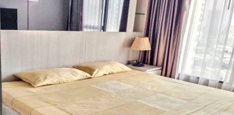 Condominio de 2 dormitorios en Khlong Toei, Bangkok, Tailandia № 117082