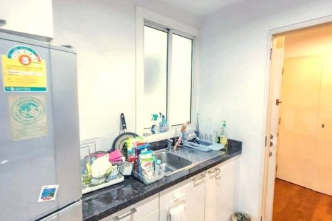 Condominio de 2 dormitorios en Khlong Toei, Bangkok, Tailandia № 117083 - foto 8