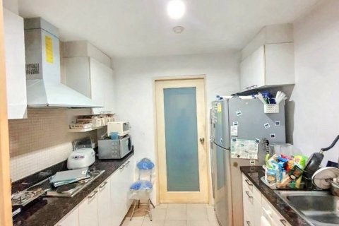 Condominio de 2 dormitorios en Khlong Toei, Bangkok, Tailandia № 117083 - foto 10