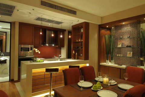 Condominio de 2 dormitorios en Khlong Toei, Bangkok, Tailandia № 145105 - foto 8