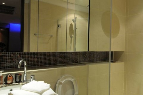Condominio de 2 dormitorios en Khlong Toei, Bangkok, Tailandia № 145105 - foto 15