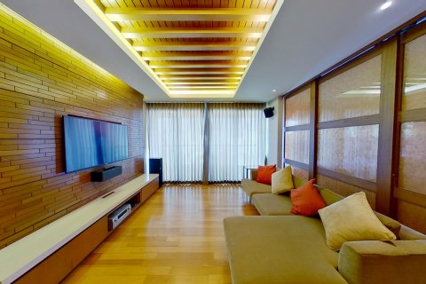 Condominio de 2 dormitorios en Khlong Toei, Bangkok, Tailandia № 145105 - foto 2
