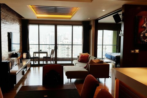 Condominio de 2 dormitorios en Khlong Toei, Bangkok, Tailandia № 145105 - foto 6