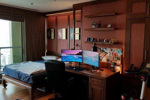 Condominio de 2 dormitorios en Khlong Toei, Bangkok, Tailandia № 145105 - foto 14