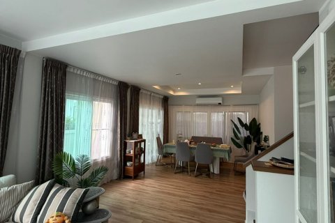 Casa de 4 dormitorios en Phuket, Tailandia № 145107 - foto 6
