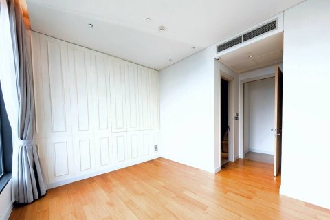 Condominio de 3 dormitorios en Pathum Wan, Bangkok, Tailandia № 158936 - foto 10