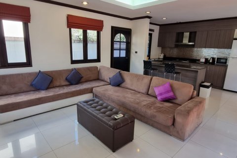 Casa de 3 dormitorios en Bang Lamung, Tailandia № 54868 - foto 8