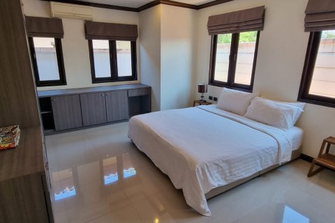 Casa de 3 dormitorios en Bang Lamung, Tailandia № 54868 - foto 14