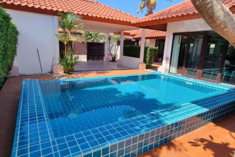 Casa de 3 dormitorios en Bang Lamung, Tailandia № 54868 - foto 4
