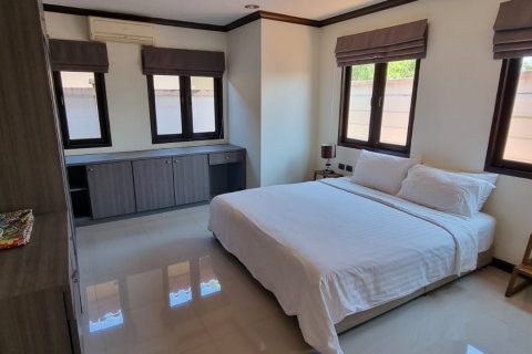 Casa de 3 dormitorios en Bang Lamung, Tailandia № 54868 - foto 12