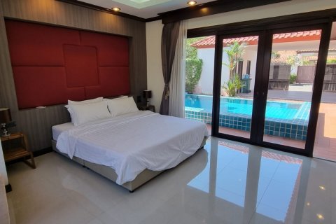 Casa de 3 dormitorios en Bang Lamung, Tailandia № 54868 - foto 9