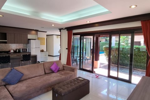 Casa de 3 dormitorios en Bang Lamung, Tailandia № 54868 - foto 5