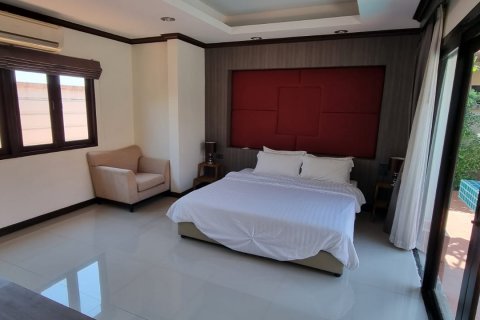 Casa de 3 dormitorios en Bang Lamung, Tailandia № 54868 - foto 11