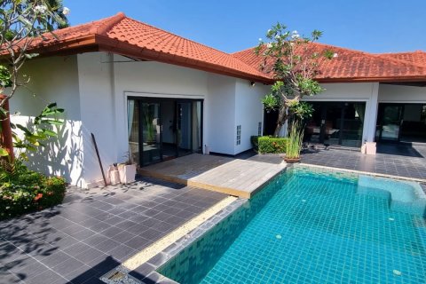 Casa de 3 dormitorios en Bang Lamung, Tailandia № 54870 - foto 5