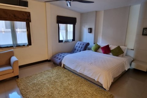 Casa de 3 dormitorios en Bang Lamung, Tailandia № 54870 - foto 21