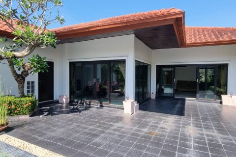 Casa de 3 dormitorios en Bang Lamung, Tailandia № 54870 - foto 6