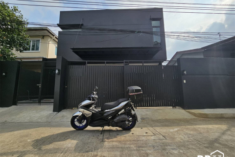 Haus in Bangkok, Thailand 4 Schlafzimmer № 189403 - Foto 7