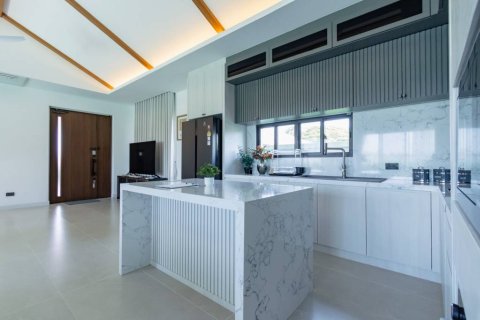 Chalet de 3 dormitorios en Hua Hin, Tailandia № 172639 - foto 6