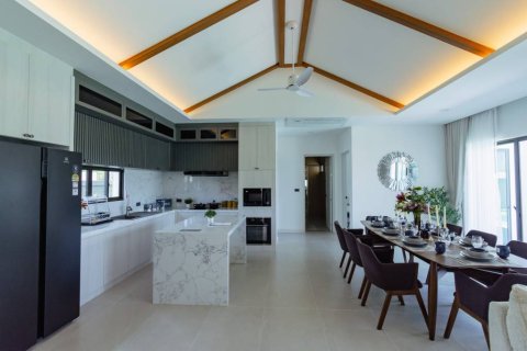 Chalet de 3 dormitorios en Hua Hin, Tailandia № 172639 - foto 8