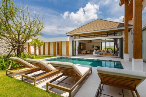 Casa de 4 dormitorios en Phuket, Tailandia № 180669 - foto 3