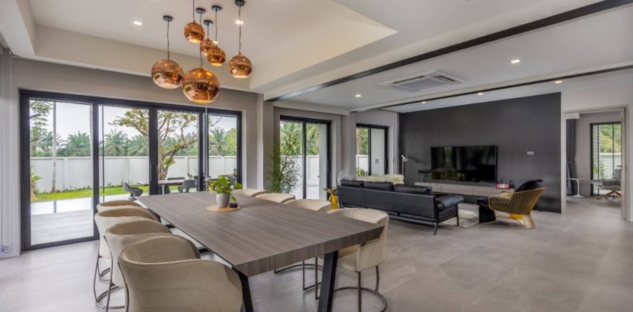 Casa de 4 dormitorios en Phuket, Tailandia № 180668