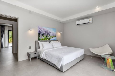 Casa de 4 dormitorios en Phuket, Tailandia № 180668 - foto 27