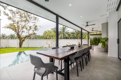 Casa de 4 dormitorios en Phuket, Tailandia № 180668 - foto 4