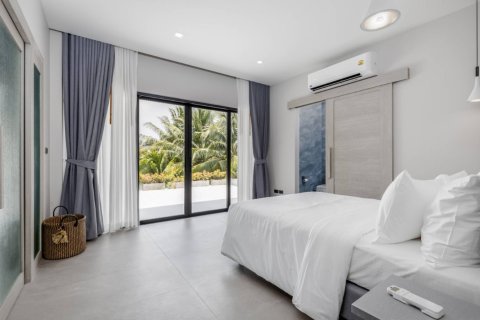 Casa de 4 dormitorios en Phuket, Tailandia № 180668 - foto 30