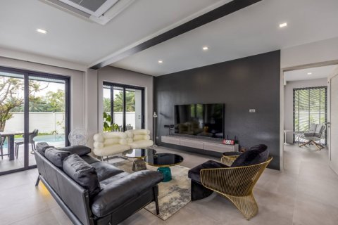 Casa de 4 dormitorios en Phuket, Tailandia № 180668 - foto 10
