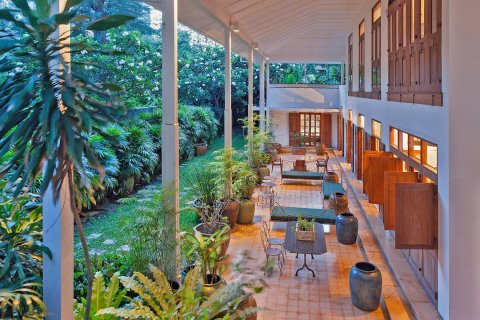 House in Bangkok, Thailand 4 bedrooms № 180672