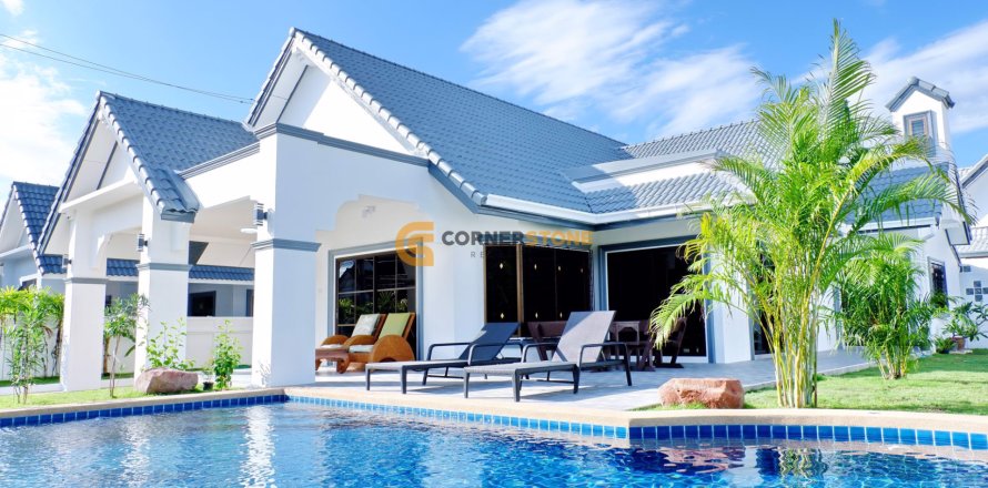 Studio in Pattaya, Thailand № 156780