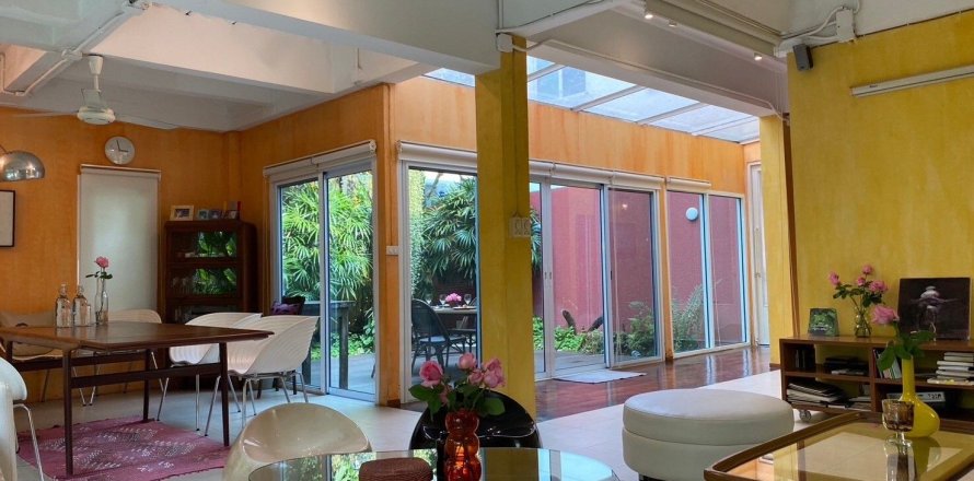 Chalet de 3 dormitorios en Bangkok, Tailandia № 167489