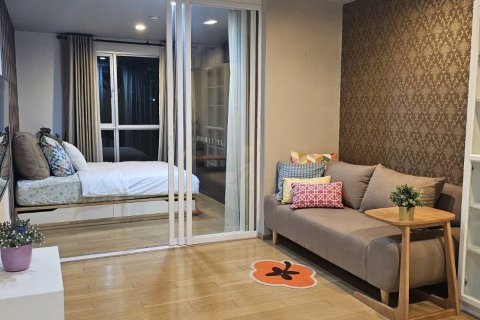 Studio dans le Condo à Watthana, Bangkok, Thaïlande № 167487 - photo 2