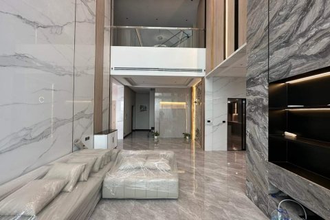 Chalet de 5 dormitorios en Bangkok, Tailandia № 133779 - foto 11