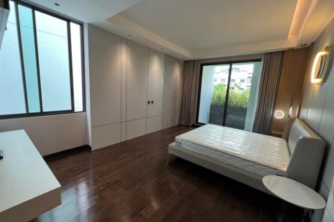 Chalet de 5 dormitorios en Bangkok, Tailandia № 133779 - foto 19