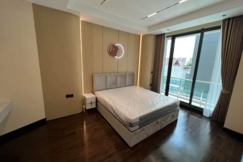 Chalet de 5 dormitorios en Bangkok, Tailandia № 133779 - foto 15