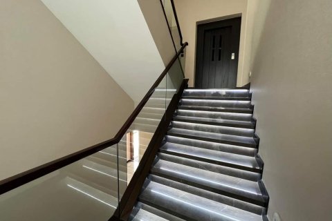 Chalet de 5 dormitorios en Bangkok, Tailandia № 133779 - foto 13