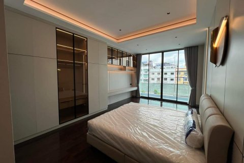 Chalet de 5 dormitorios en Bangkok, Tailandia № 133779 - foto 22