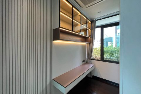 Chalet de 5 dormitorios en Bangkok, Tailandia № 133779 - foto 17