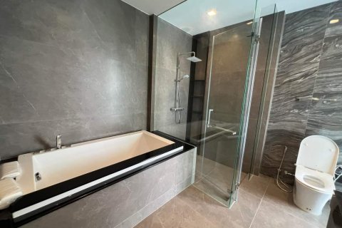 Chalet de 5 dormitorios en Bangkok, Tailandia № 133779 - foto 27