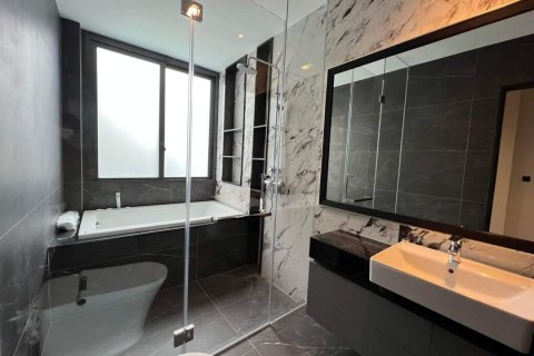 Chalet de 5 dormitorios en Bangkok, Tailandia № 133779 - foto 21