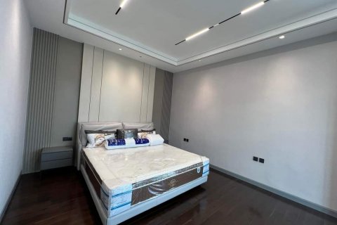 Chalet de 5 dormitorios en Bangkok, Tailandia № 133779 - foto 24