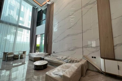 Chalet de 5 dormitorios en Bangkok, Tailandia № 133779 - foto 7