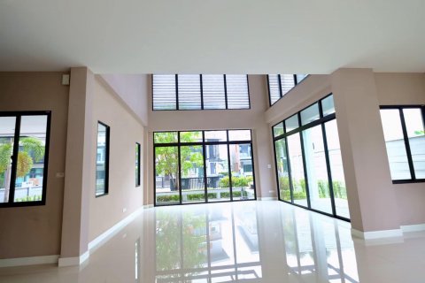 Chalet de 7 dormitorios en Bangkok, Tailandia № 133778 - foto 4