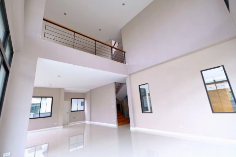 Chalet de 7 dormitorios en Bangkok, Tailandia № 133778 - foto 10