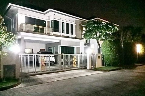 Chalet de 4 dormitorios en Bangkok, Tailandia № 133780 - foto 18