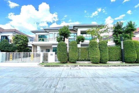 Villa in Bangkok, Thailand 4 bedrooms № 133780